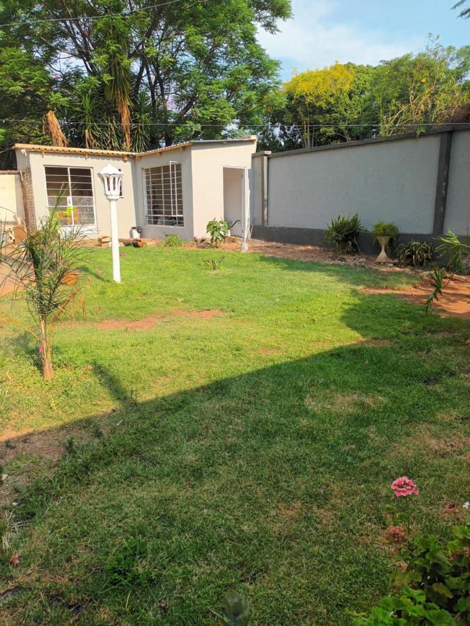 Bertha'S Place Apartment Pretoria Bagian luar foto